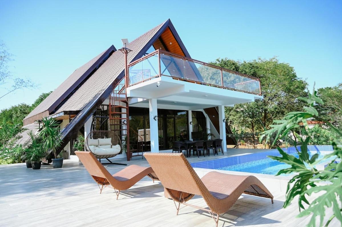 Redwood Cabin Bolinao Εξωτερικό φωτογραφία